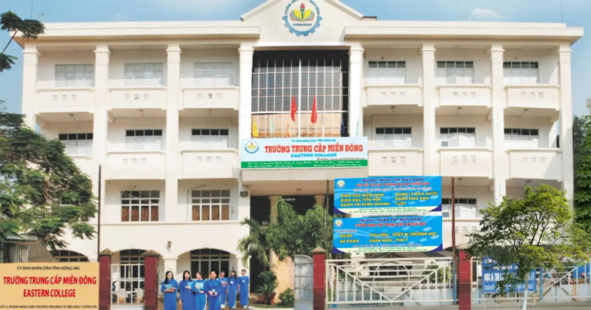Trường Trung Cấp Miền Đông