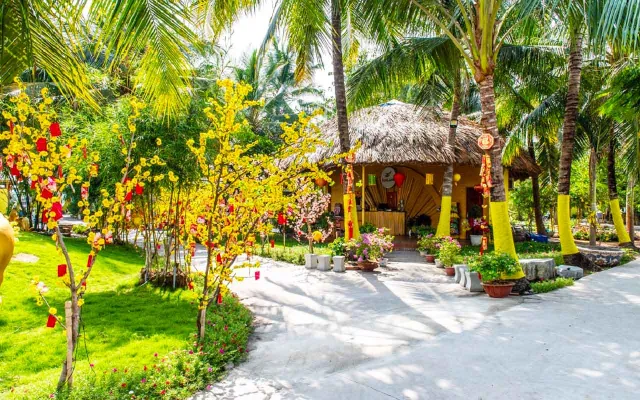 Làng du lịch tre Việt