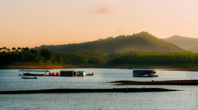 Khám phá cảnh sắc thơ mộng