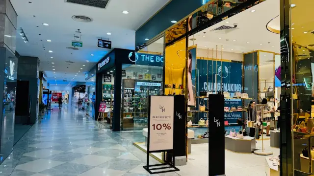Khu vực mua sắm tại Vincom Plaza Biên Hòa