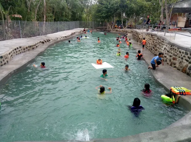 Hồ Bơi Suối Nàng Quen Long Khánh