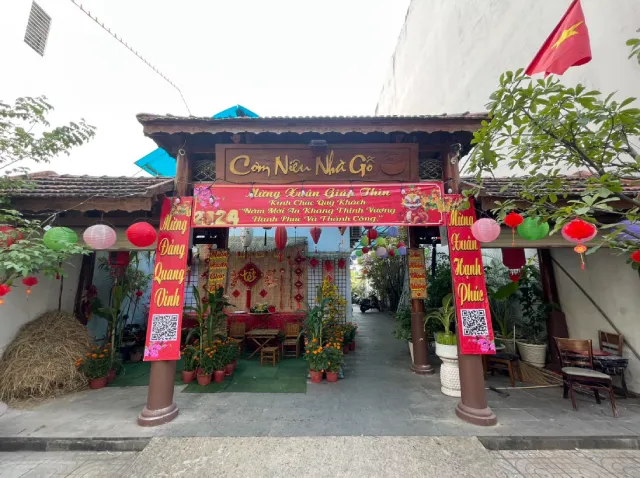Cơm niêu Nhà Gỗ - Cơm niêu Biên Hòa