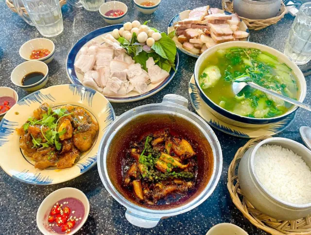 Cơm niêu Quê Hương - Cơm niêu Biên Hòa