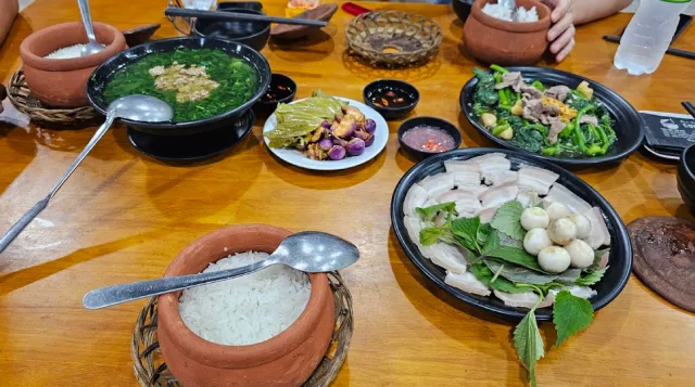 Cơm niêu Tre Việt 2  - Cơm niêu Biên Hòa